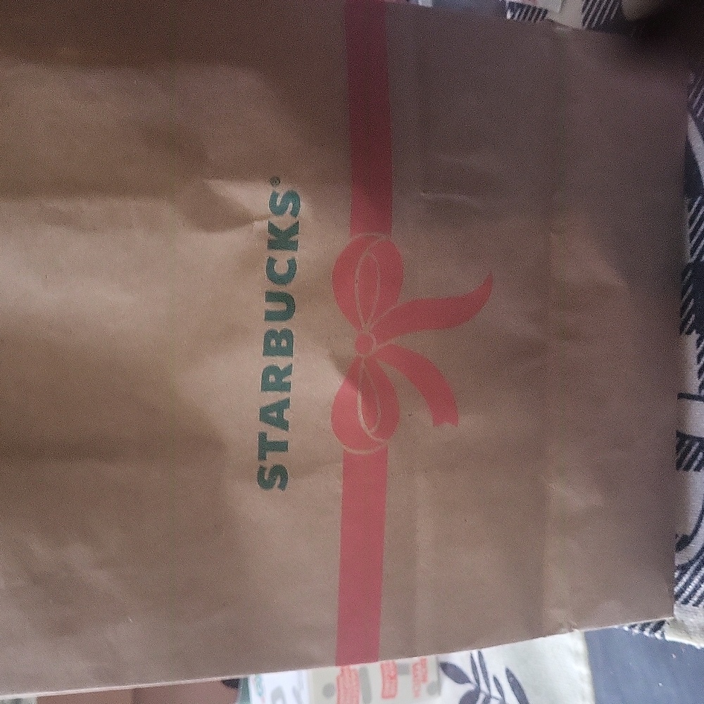 Miss Kitty  Quad Starbucks Baggrd Tagged Adorable Free Gifts White Green Top - Picture 6 of 9